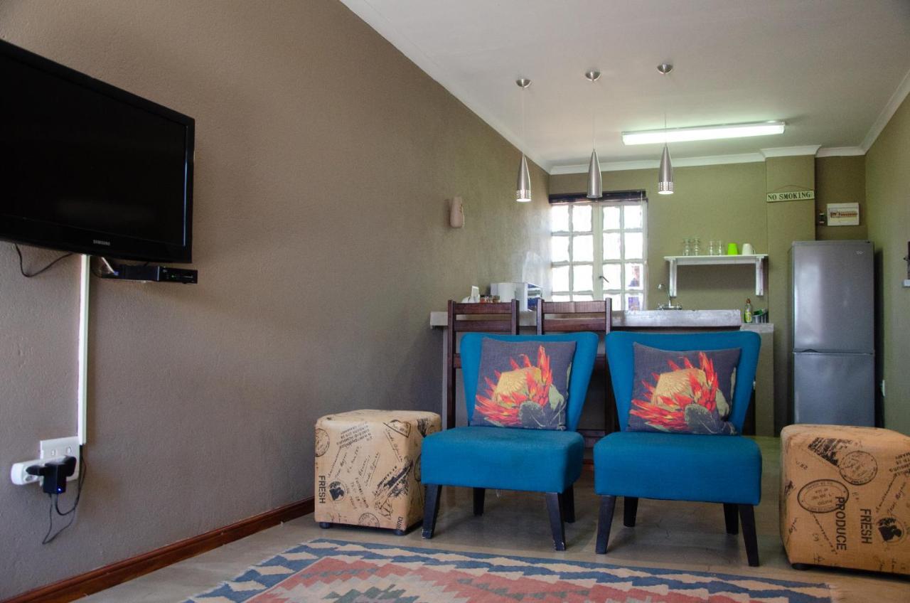 Desert Dew Guest House Hutchinson Екстериор снимка