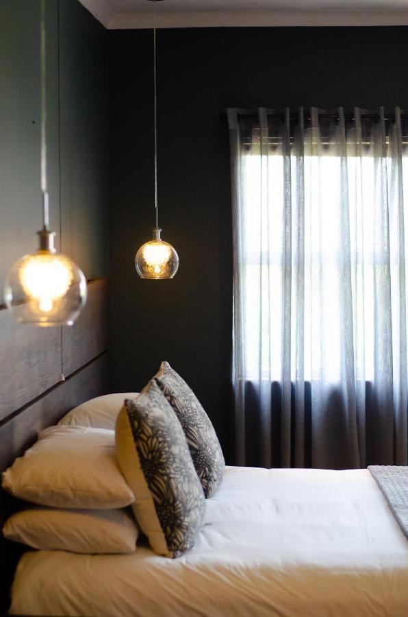Desert Dew Guest House Hutchinson Екстериор снимка