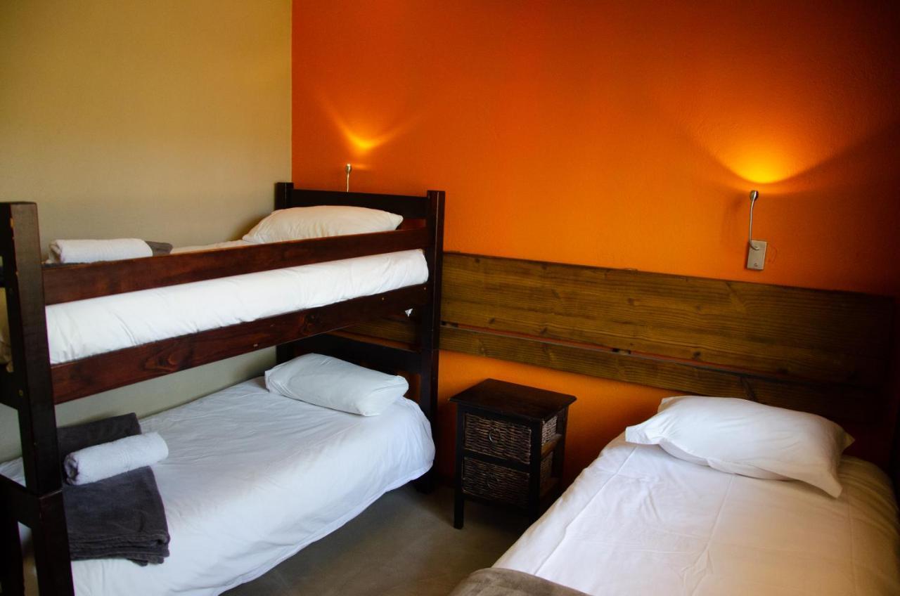 Desert Dew Guest House Hutchinson Екстериор снимка