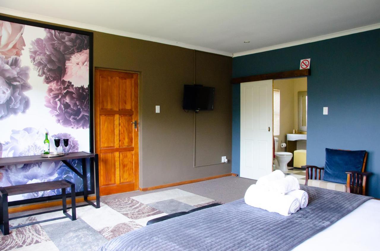 Desert Dew Guest House Hutchinson Екстериор снимка